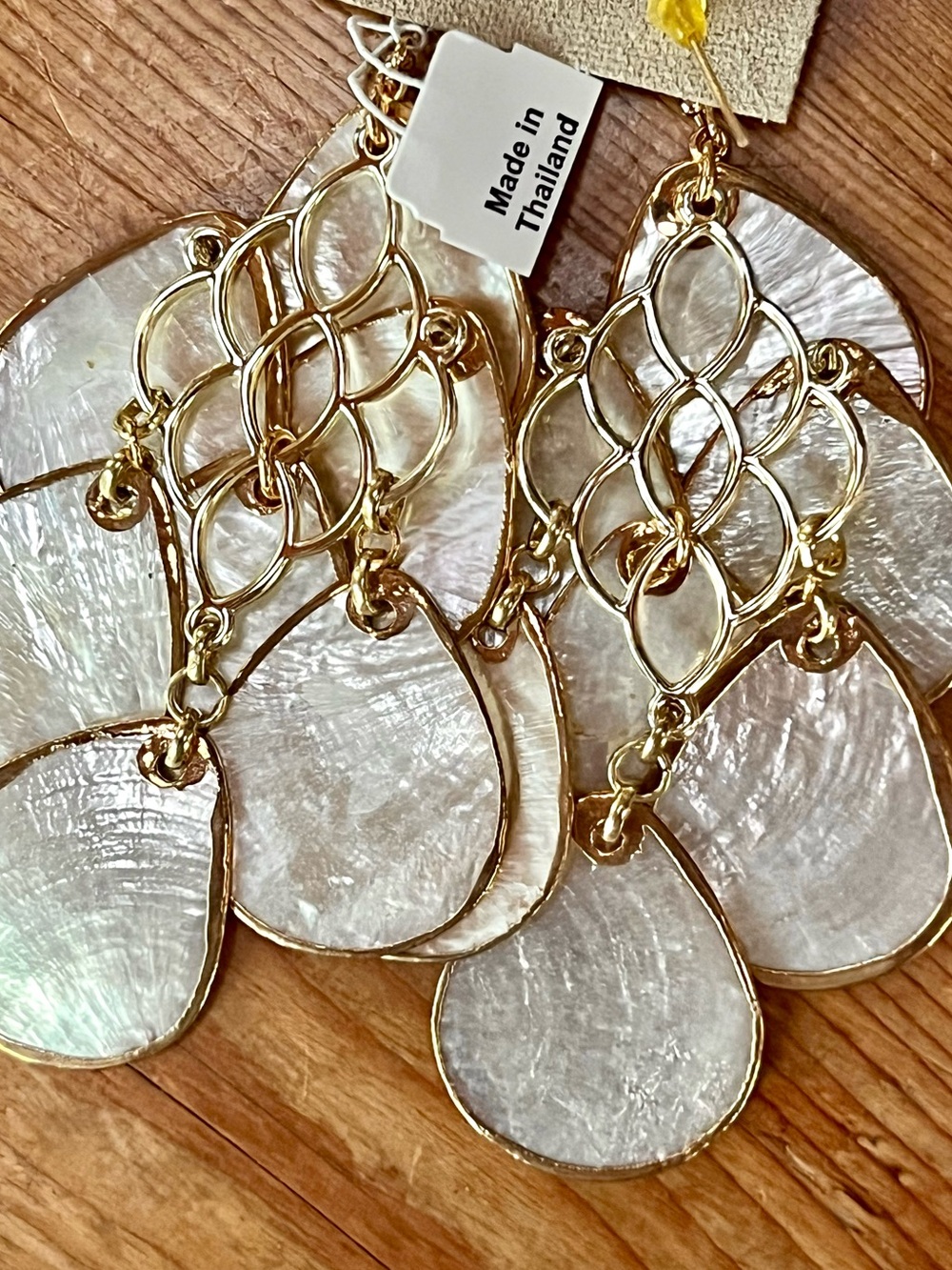 πΊπHPππΊ NWT Anthropologie Mother of Pearl Shell Chandeliers - Picture 14 of 14